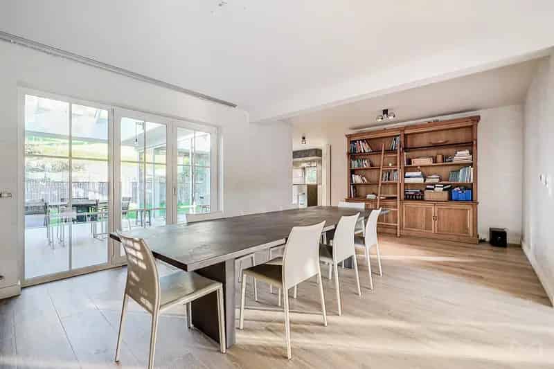 Huis 5 slaapkamers Court-Saint-Étienne 248m² EPC B