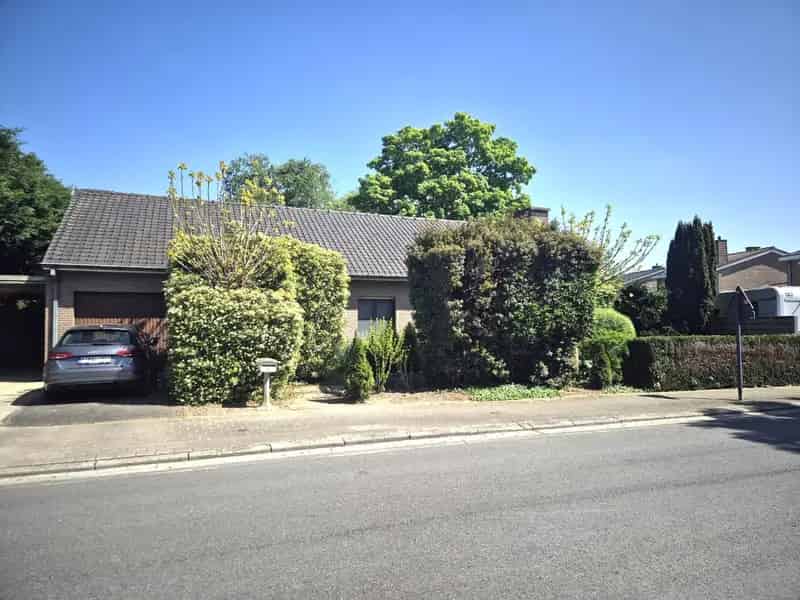 Ruime Bungalow te Zulte met Tuin en Garage