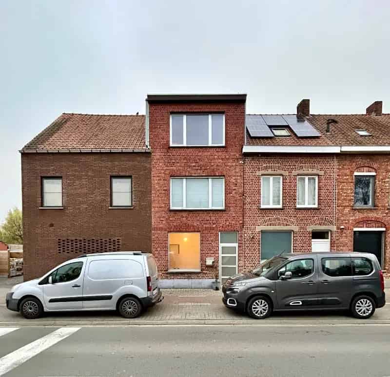 Huis te huur 3 slaapkamers bureel en tuin