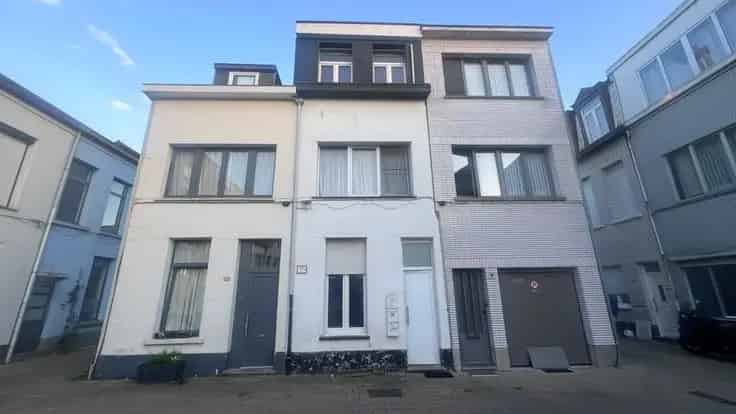 Huis Te Koop Seefhoek: 3 Appartementen Opbrengsteigendom