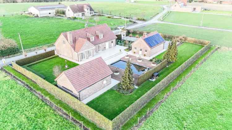 Exclusieve villa te koop in Staden met uitgebreide faciliteiten