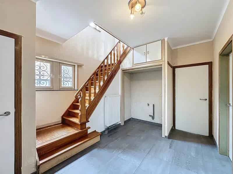 Op te knappen woning 3-5 slaapkamers groot perceel
