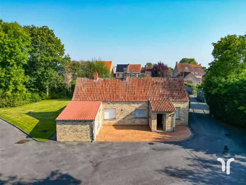 Horecazaak met B&B mogelijkheid en 2 woningen