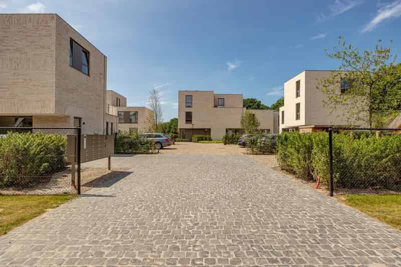 Wonen in 's-Gravenwezel: Stijlvol Duurzaam en Rustgevend