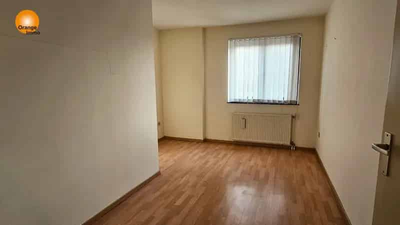Gelijkvloers Appartement te Koop met Garage en Terras