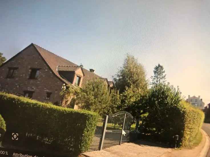 Luxe Villa Te Koop Nabij Liege - 7 slaapkamers, Grote Tuin