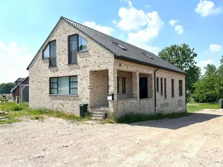 Huis Te Koop Recente Villa met Zonnepanelen