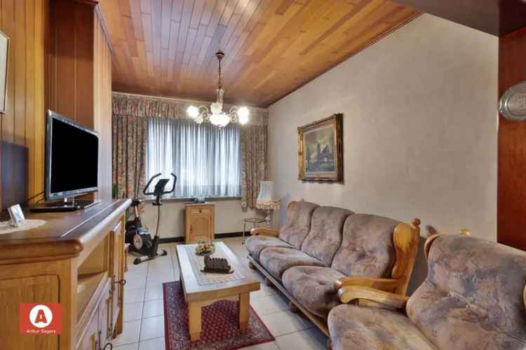 Te renoveren woning nabij centrum Buggenhout