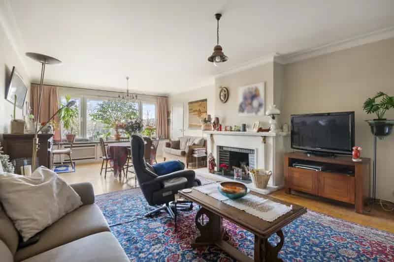 Ruim 3 Slaapkamers Appartement Nabij E19 A12