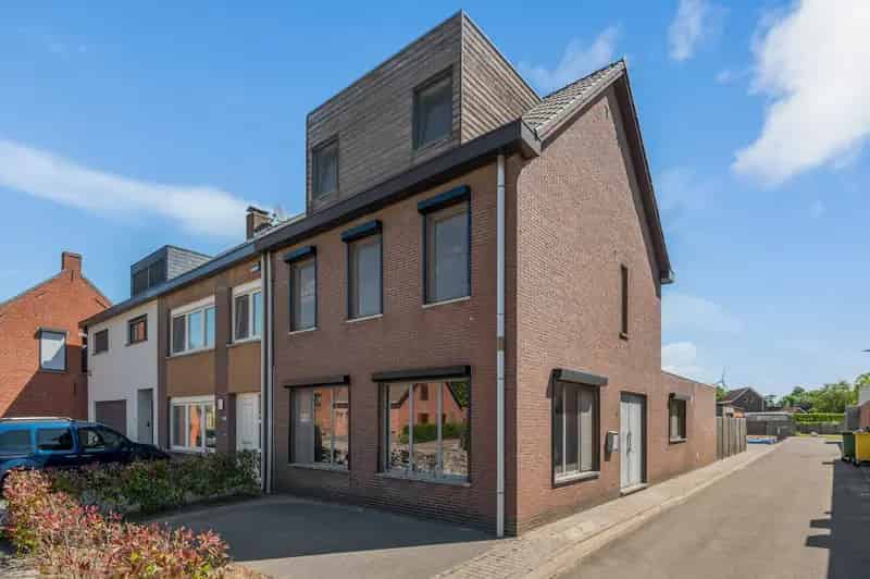Gerenoveerde Energiezuinige Woning Nabij Centrum Arendonk