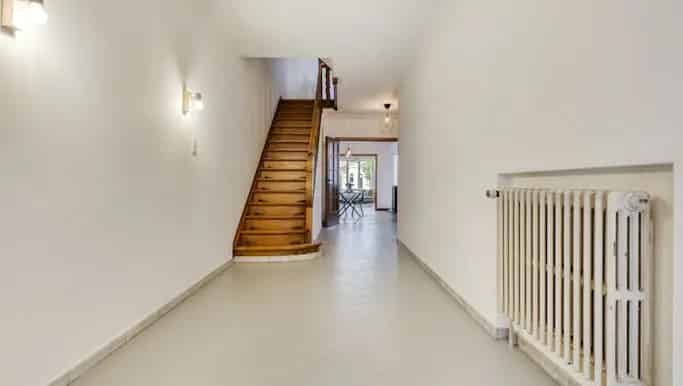 Herenwoning te koop in Boom 4 slaapkamers tuin koetshuis garage