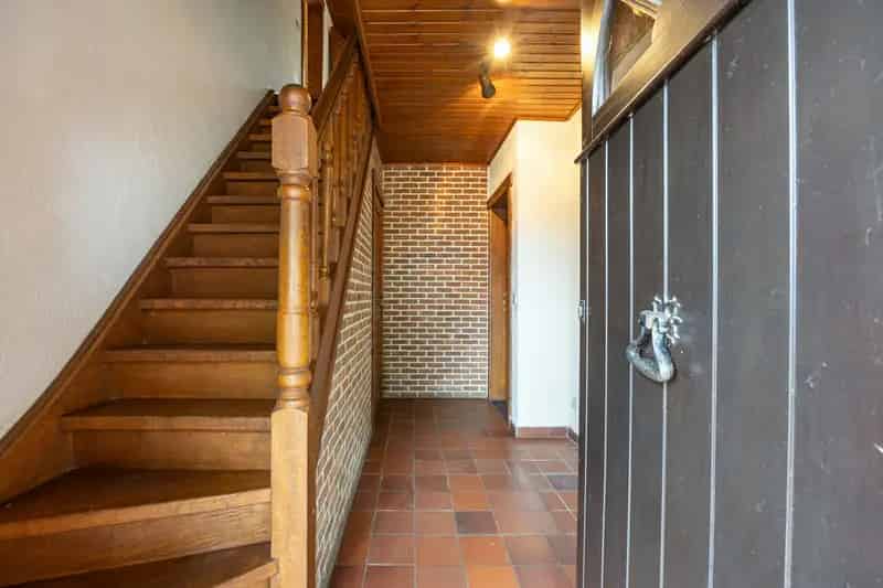Huis te huur Westmalle: Renovatieproject met 2 garages en tuin