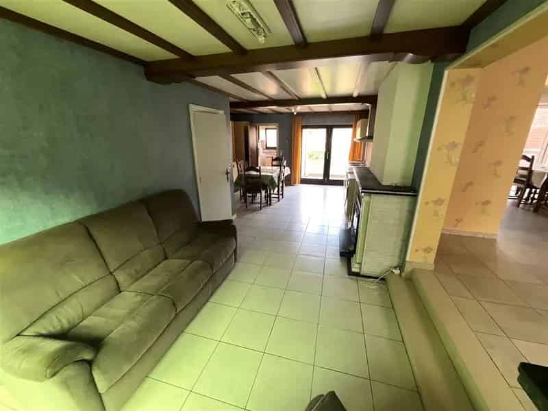 Huis te koop: Ruime woning met renovatiepotentieel