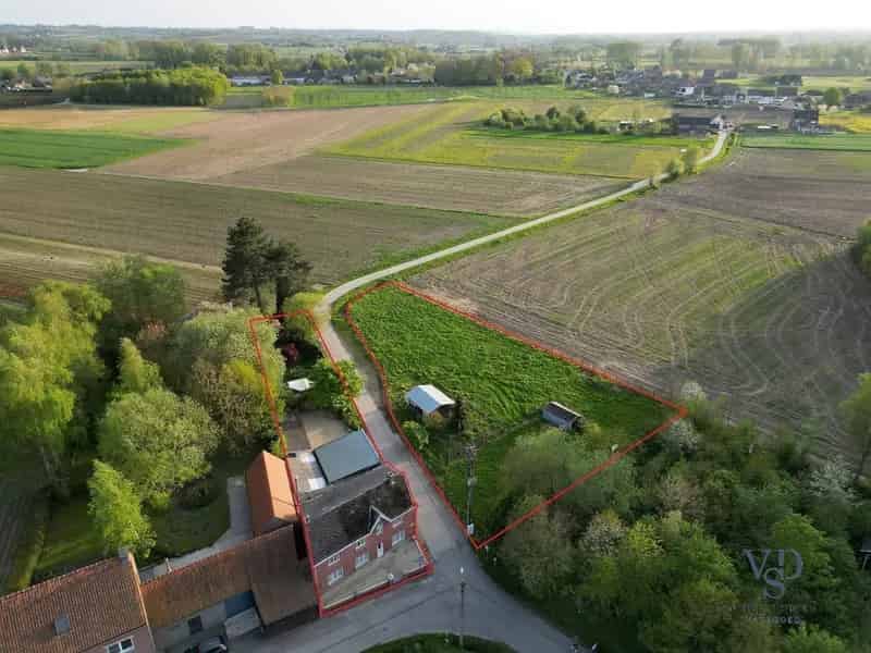 Huis te huur Nederzwalm: renovatieproject met weiland