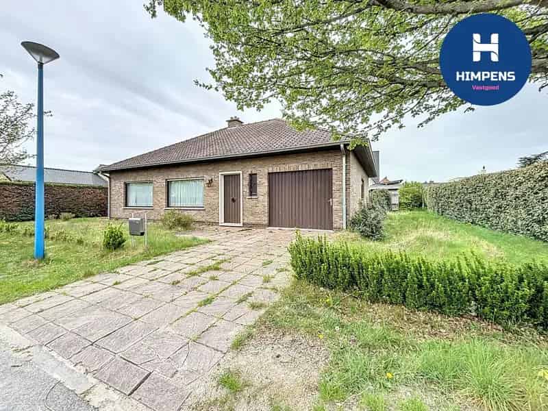 Huis te koop: te renoveren villa met grote tuin