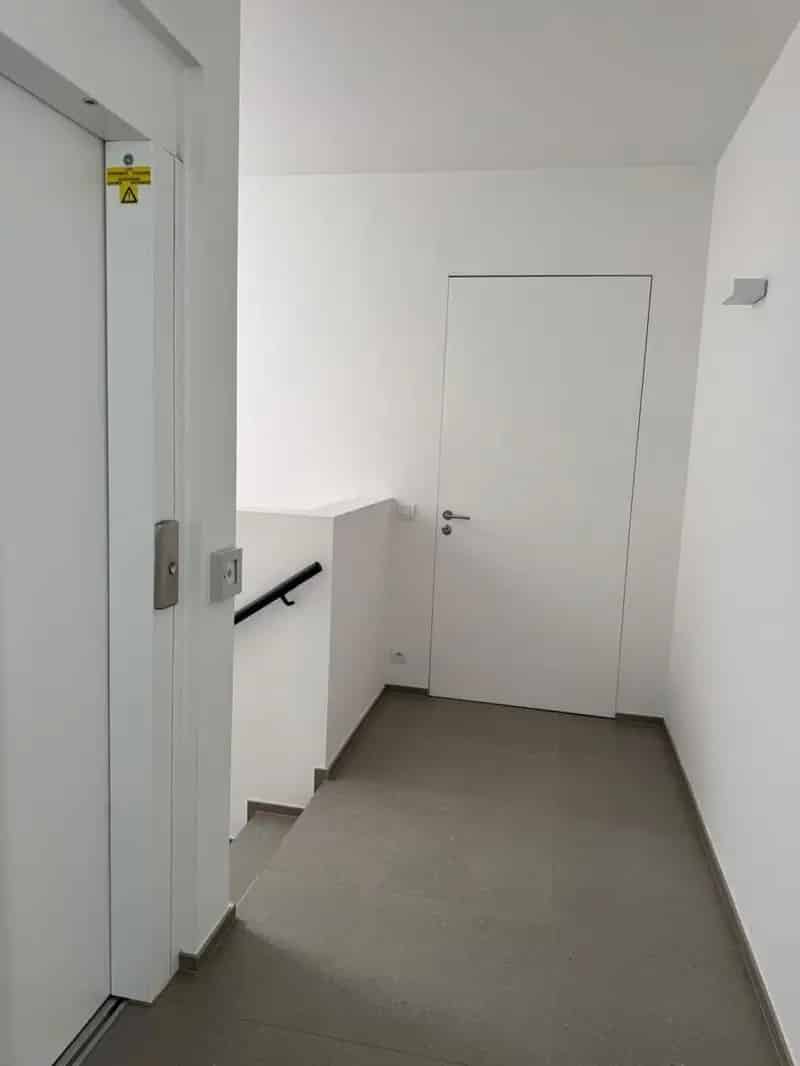 Praktijkruimte Kantoorruimte Met Lift Te Huur