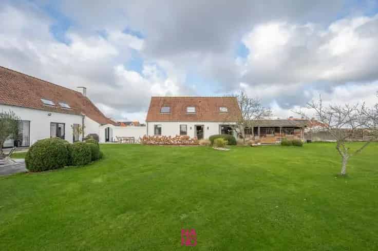 Villa Te Koop Knokke-Heist: 5510m² Grond, Gerenoveerd, Atelier