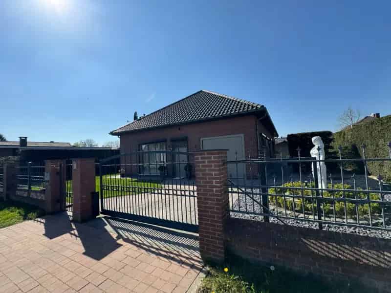 Huis te koop 3 slaapkamers garage tuin Rustige woonwijk