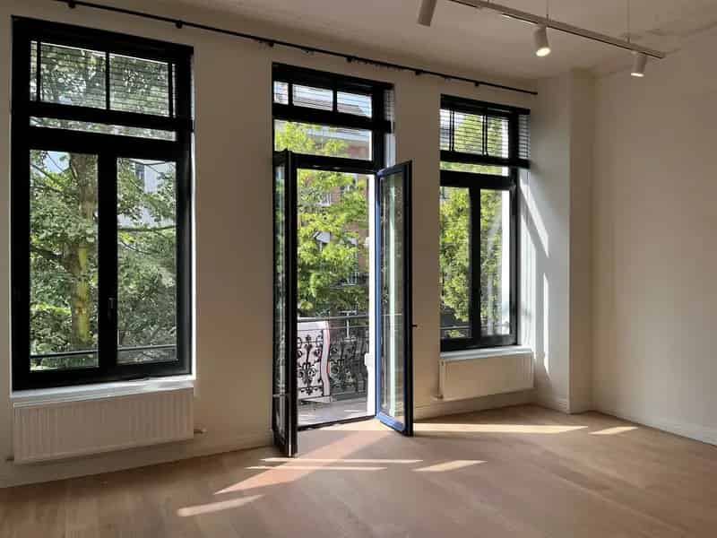 Luxe 1 Slaapkamer Appartement Te Koop Topligging