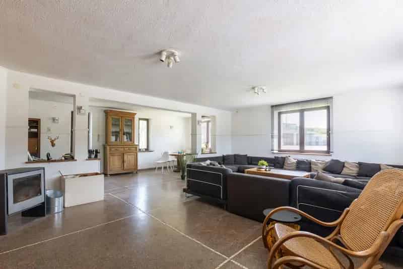 Ruime woning in groene omgeving
