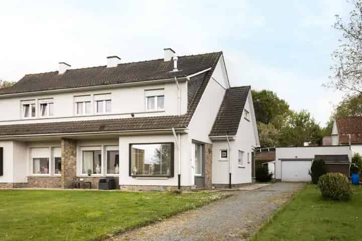 Huis te koop Ronse: Halfopeen bebouwing in groene omgeving