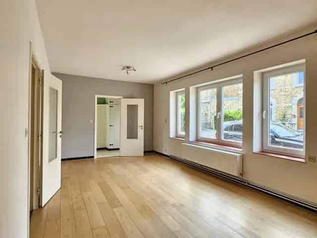 Te koop: Ruime woning met bijgebouwen en 3 slaapkamers