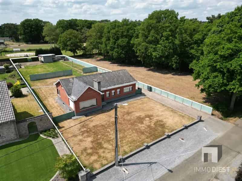 Te renoveren woning 20 87 are groene locatie