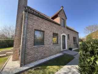 Huis te huur Chastre 4 slaapkamers grote tuin jacuzzi