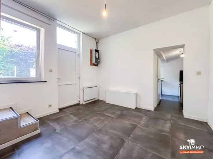 Huis Te Koop Wandre: Grote gezinswoning of twee woningen
