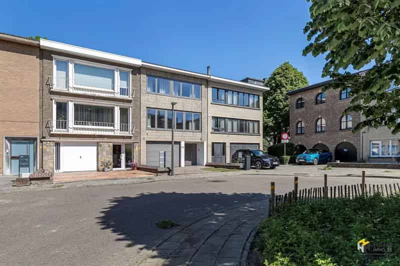 Gerenoveerde Bel-Etage te Deurne 237m²