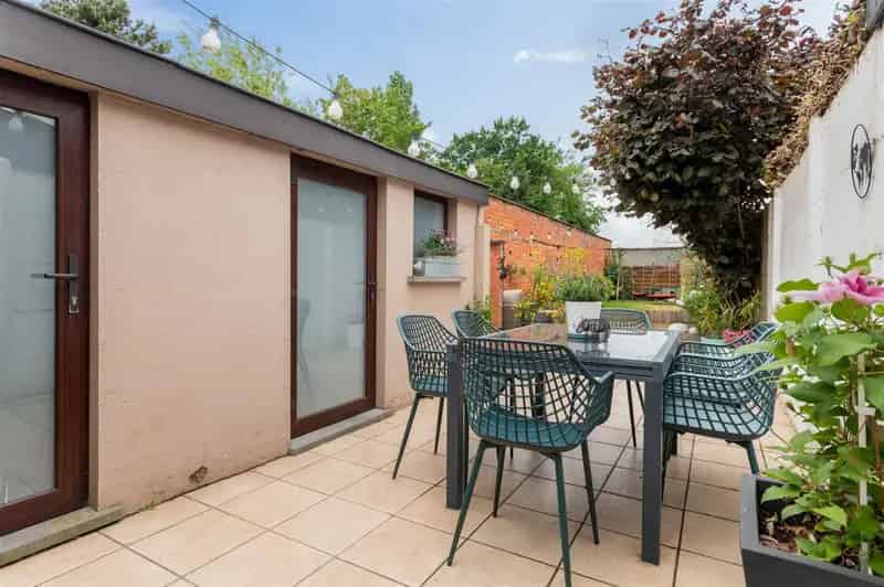 Centraal Gelegen Familiewoning 4 Slaapkamers Tuin