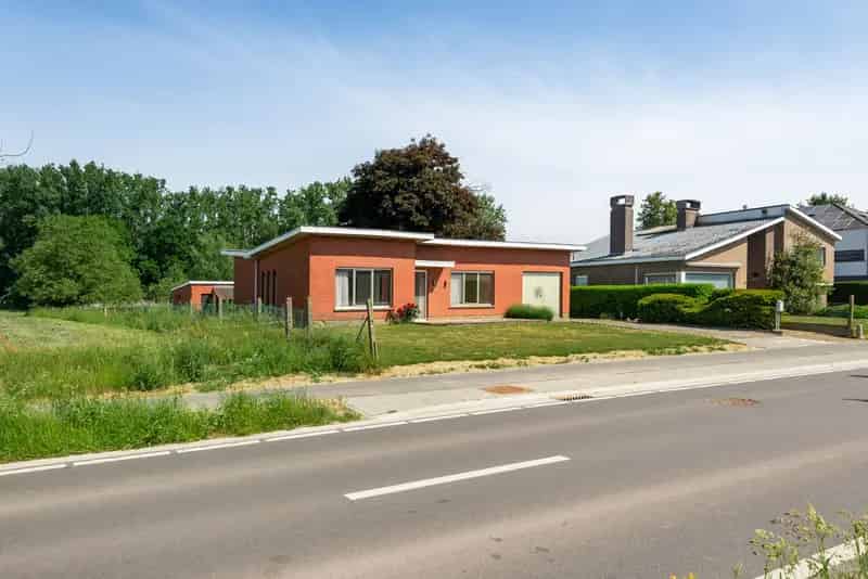 Te renoveren woning met schuur