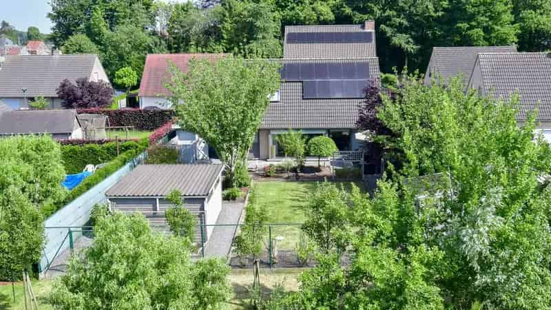 Energiezuinige gezinswoning met 4 slaapkamers en zonnige tuin in Maria-Aalter