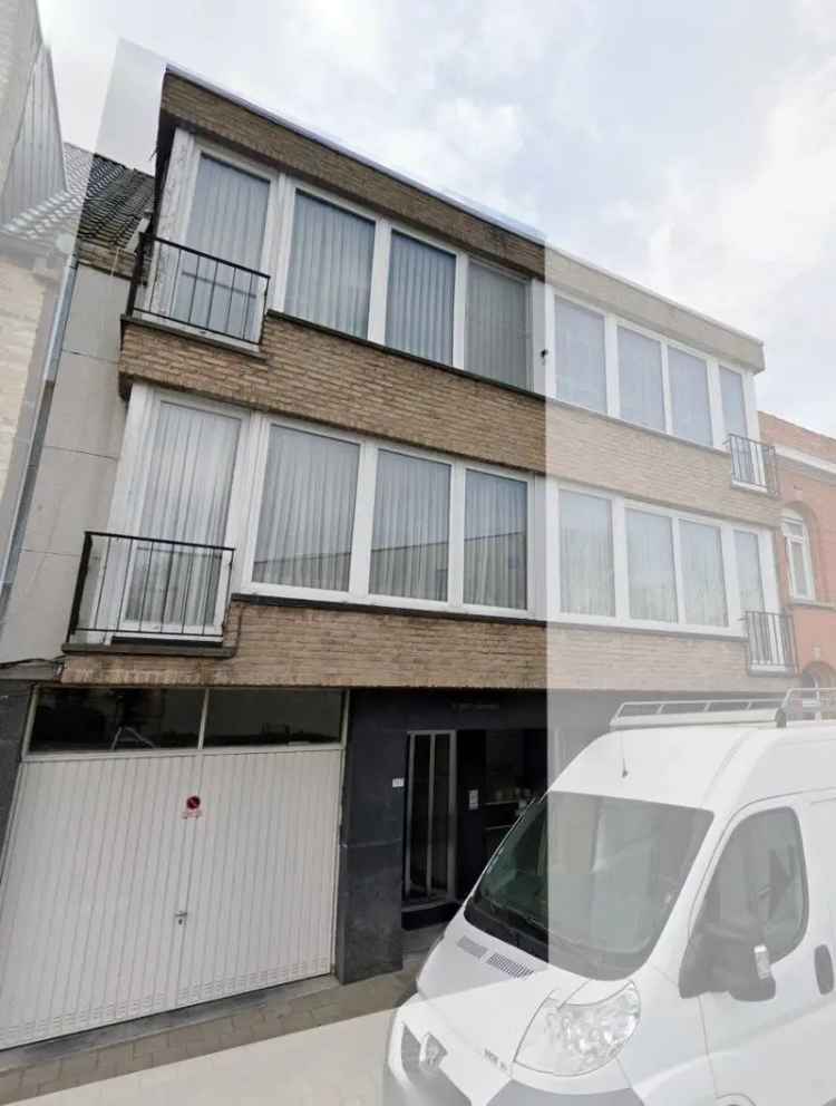 Te renoveren woning te koop in centrum Izegem!