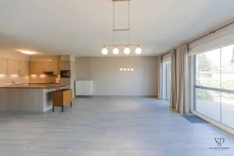 Appartement te koop 2 slaapkamers groot terras garage Puithoek