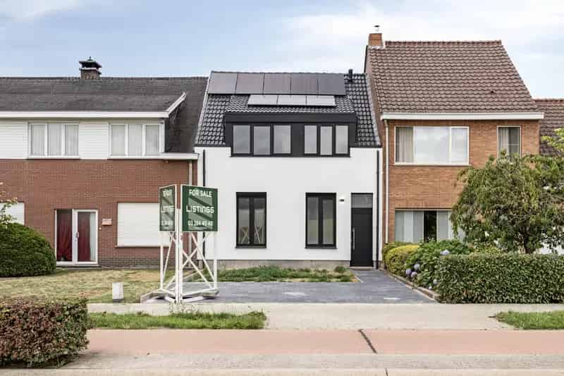 Gerenoveerde woning 3 slaapkamers ruime tuin Broechem