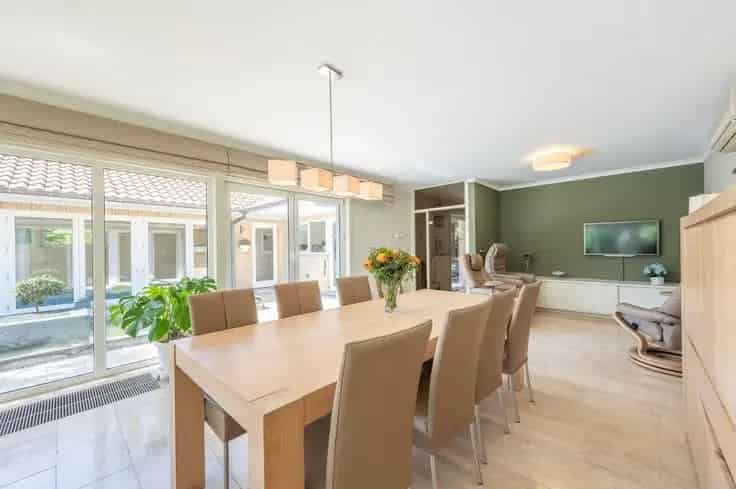 Villa Te Koop Aalter: Luxe woning met binnenzwembad