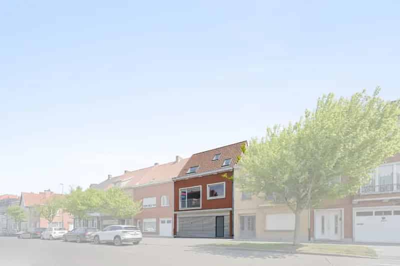 Huis te koop: Ruime woning met tuin en garage