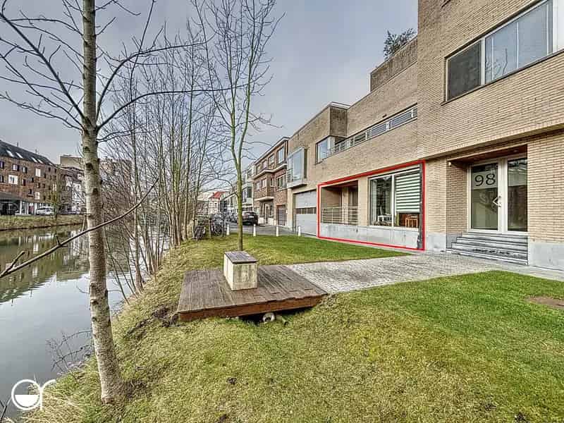 Appartement te koop Gent: Ruim gelijkvloers appartement met Schelde zicht