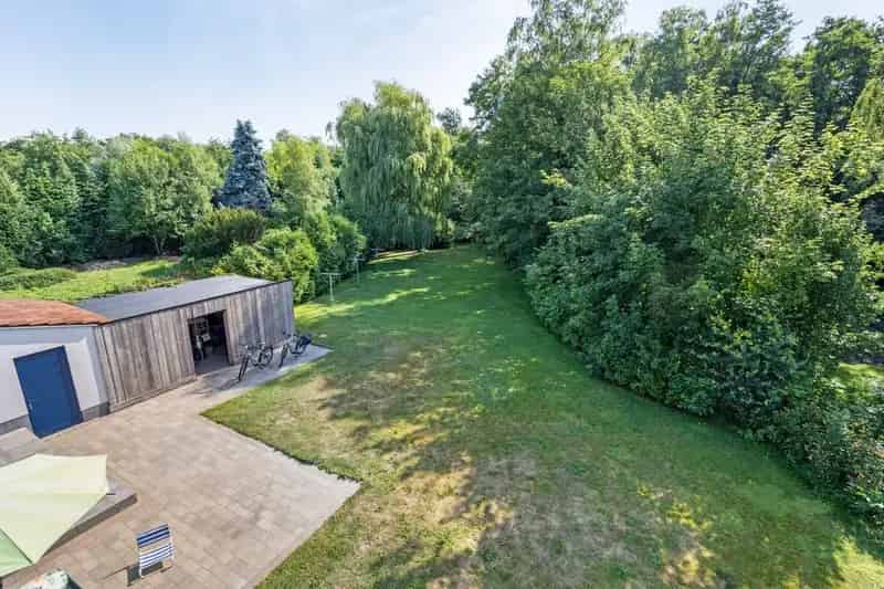 Ruime woning 4 slaapkamers 21 are groene omgeving