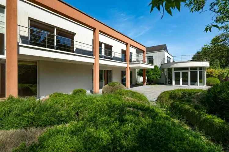 Te huur exclusieve villa in Kapellen met verwarmd zwembad en ruime tuin