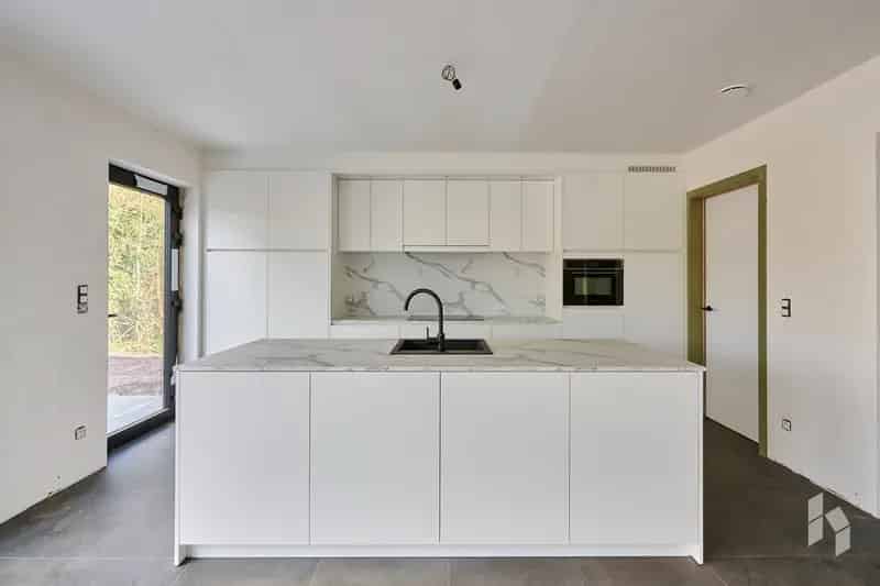 Moderne BEN woning te huur 3 slaapkamers 980m² tuin