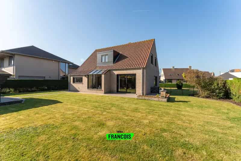 Villa op riant perceel te Mariakerke, Oostende.
