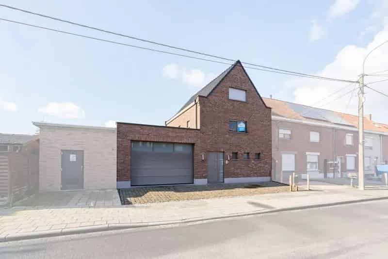 Ruime HOB Roeselare Stadsrand Grote Garage Prachtige Tuin