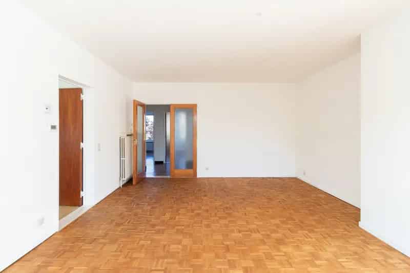 Te Koop: 2 Slaapkamers Appartement met Tuin en Garage