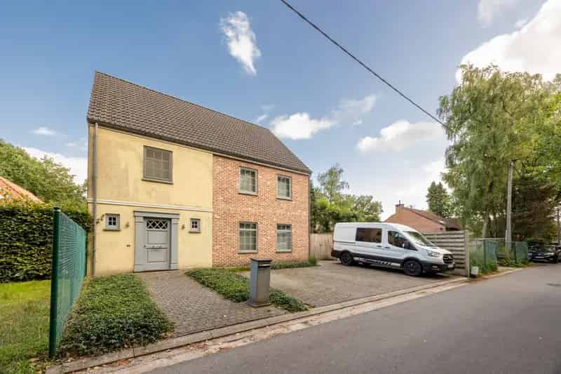 Huis te koop: 5 slaapkamers, 2 badkamers, tuin, doodlopende straat