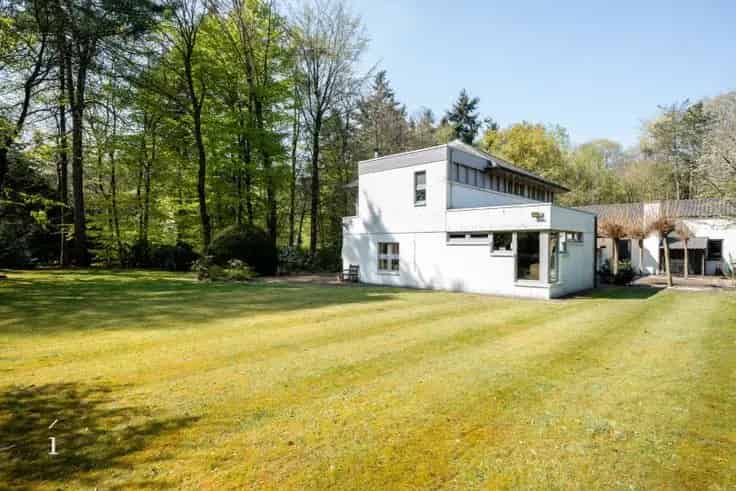 Vrijstaande Villa te Koop in Sint-Martens-Latem