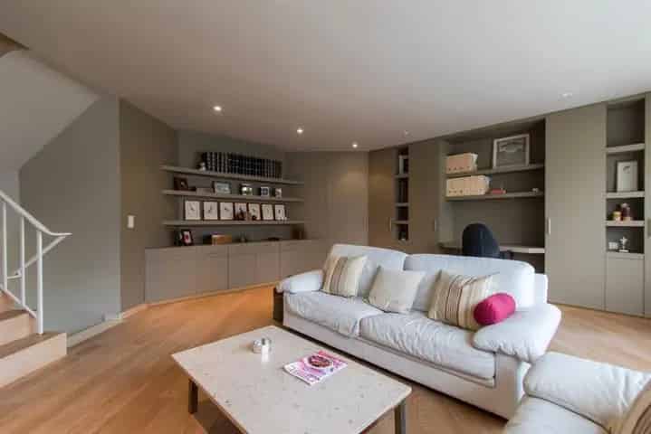 Mooi 3-fronts Huis te Kraainem 300m² 4 slpk Zwembad Tuin Garage