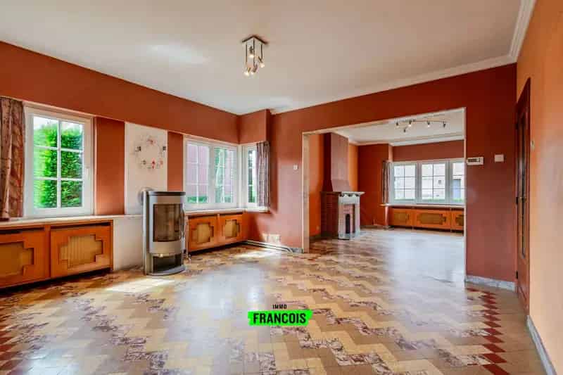 Huis te huur te Leeuwergem: te renoveren woning met potentieel