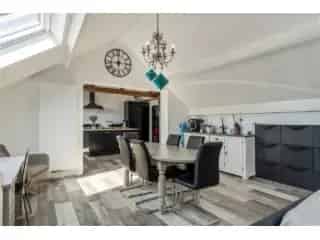 Handelspand met gerenoveerde woning te koop